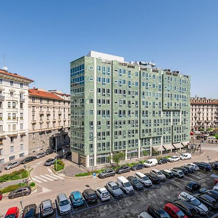 Binario Verticale Milan Bagian luar foto
