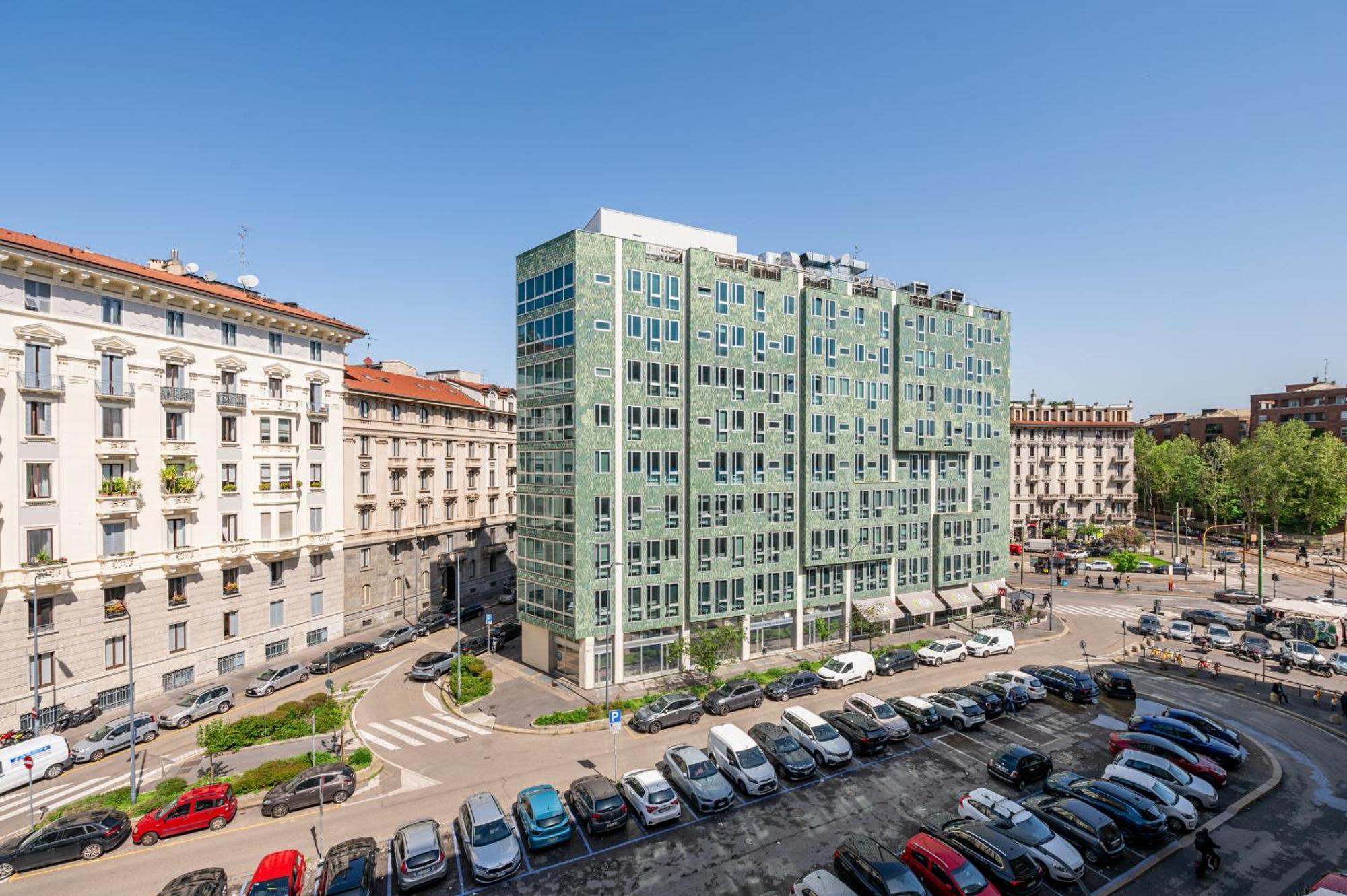 Binario Verticale Milan Bagian luar foto